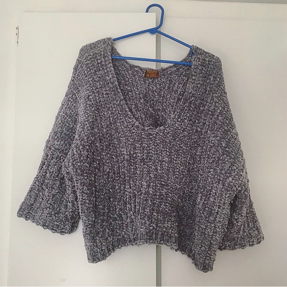 ❌ SOLD ❌ Velvet Chenille Cozy Knit Cropped Sweater - Picture 3 of 6
